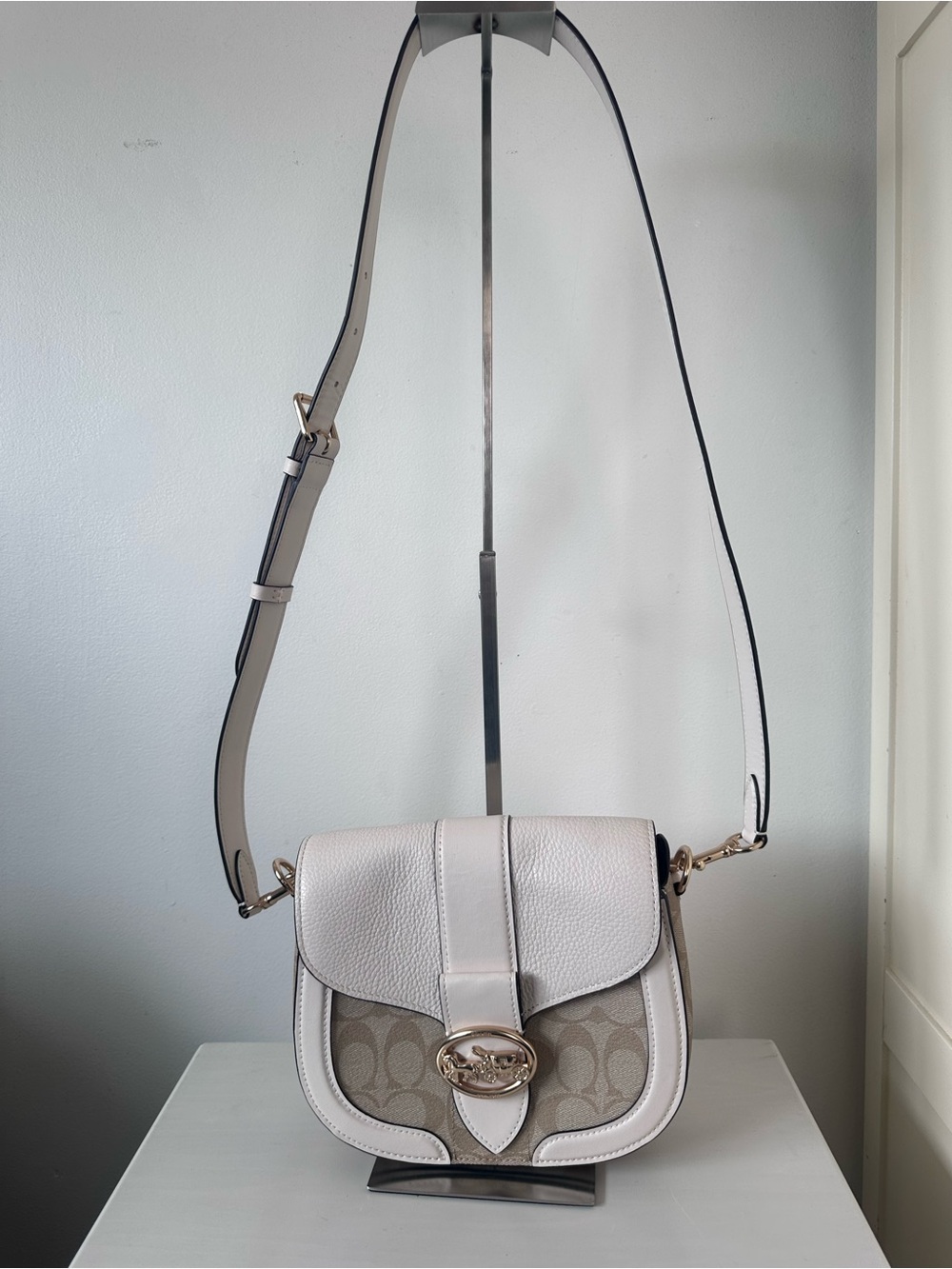 Coach Georgie Saddle Bag Crossbody!